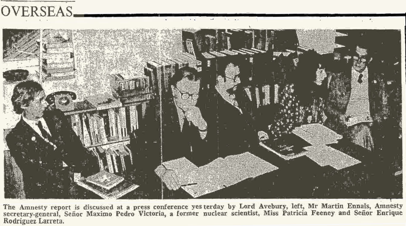 Conferencia de prensa de Amnistía Internacional junto a Enrique Rodríguez Larreta (Londres, 23/3/1977)